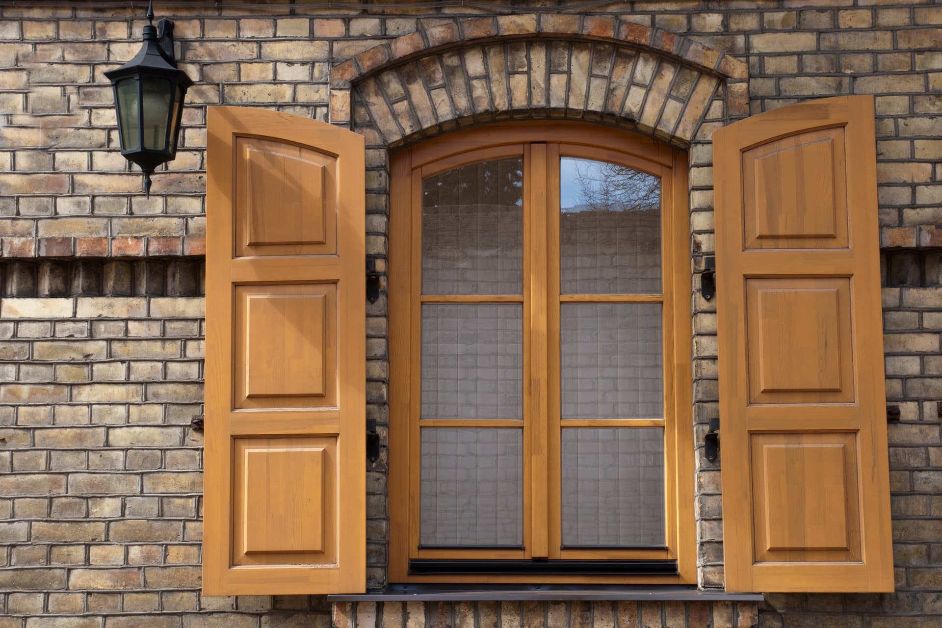 Ventanas de madera en Ourense